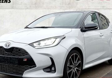 Toyota Yaris 11.582 km 23.980 &euro; Stralsund 18437